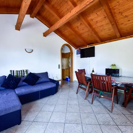 Sandra By Interhome בית נופש זאדאר